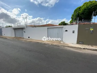 Imóvel Comercial com 3 Quartos à venda, 137m² no Jóquei, Teresina