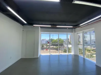 Sala Comercial à venda, 70m² no Petrópolis, Porto Alegre