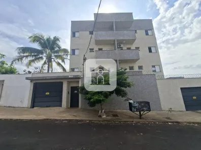Apartamento com 2 Quartos para alugar, 70m² no Dona Zulmira, Uberlândia