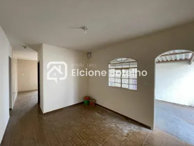 Casa com 3 Quartos para alugar, 124m² no Santa Mônica, Uberlândia