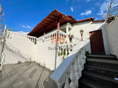 Casa com 4 Quartos para alugar, 215m² no Alípio de Melo, Belo Horizonte