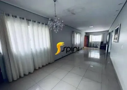 Casa com 3 Quartos para alugar, 300m² no Fundinho, Uberlândia