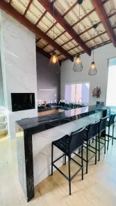 Casa com 3 Quartos à venda, 230m² no Umuarama, Uberlândia