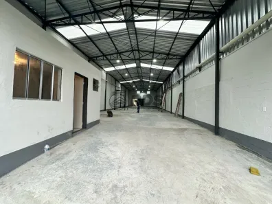 Galpão/Depósito/Armazém para alugar, 380m² no Taboão, Diadema