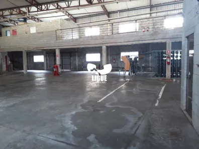 Galpão/Depósito/Armazém à venda, 880m² no Jardim Las Vegas, Santo André