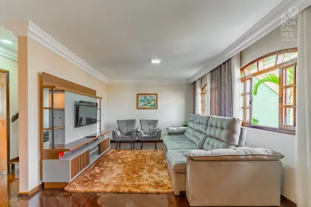 Casa com 5 Quartos à venda, 300m² no Cidade Industrial, Curitiba