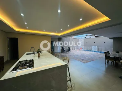 Casa com 4 Quartos à venda, 298m² no Santa Mônica, Uberlândia