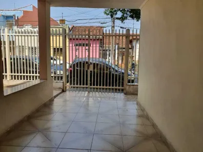 Casa com 4 Quartos para alugar, 250m² no Centro, Taubaté
