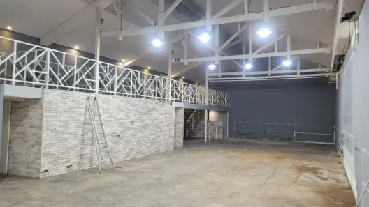 Galpão/Depósito/Armazém para alugar, 450m² no Vila Mangalot, São Paulo
