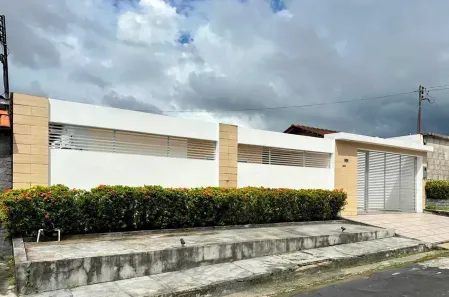 Casa com 3 Quartos à venda, 324m² no Planalto, Manaus
