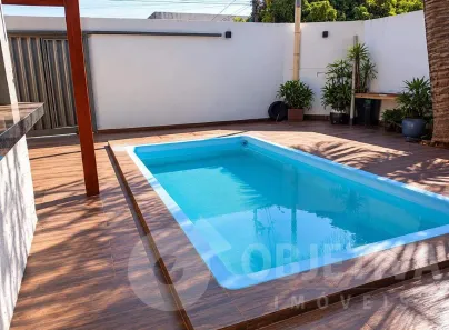 Casa com 5 Quartos à venda, 246m² no Granada, Uberlândia