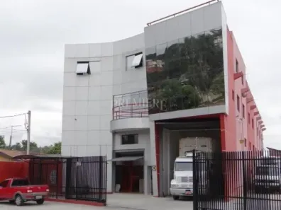 Prédio Comercial para alugar, 2300m² no Uberaba, Curitiba