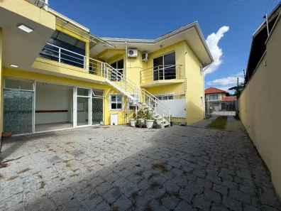 Sobrado com 3 Quartos à venda, 319m² no São Braz, Curitiba