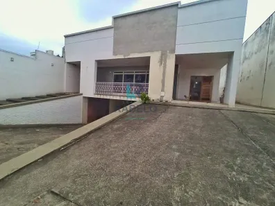 Casa com 5 Quartos à venda, 10m² no Cruz, Lorena