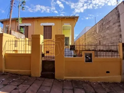 Casa com 2 Quartos para alugar, 64m² no Centro, Araraquara