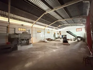 para alugar, 550m² no Chácaras Tubalina e Quartel, Uberlândia