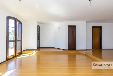 Imóvel Comercial com 1 Quarto para alugar, 246m² no São Lourenço, Curitiba