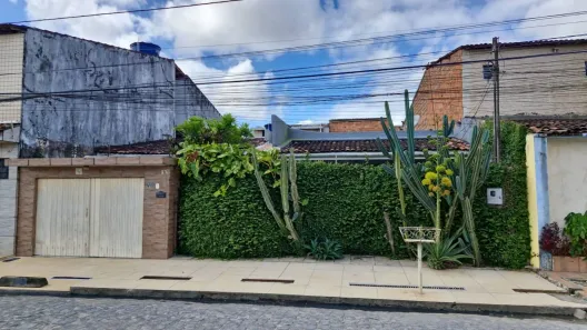 Casa com 2 Quartos à venda, 100m² no Santa Lúcia, Maceió