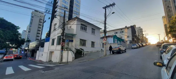 Imóvel Comercial com 11 Quartos para alugar, 136m² no Centro, Florianópolis