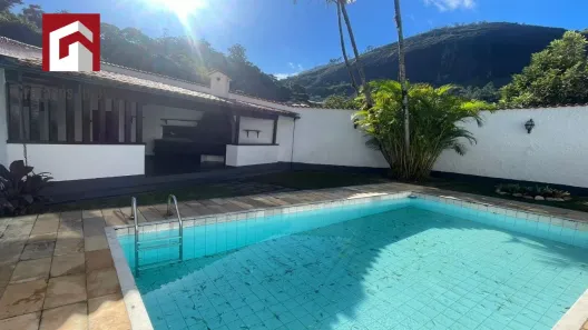 Casa com 3 Quartos à venda, 200m² no Quissama, Petrópolis
