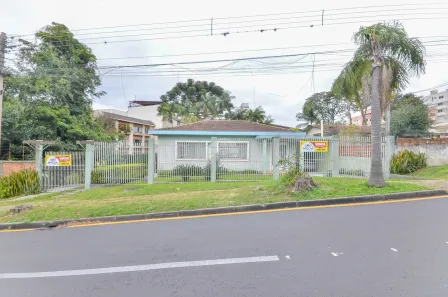 Casa com 3 Quartos à venda, 136m² no Água Verde, Curitiba