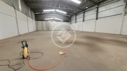 Galpão/Depósito/Armazém para alugar, 1600m² no Distrito Industrial, Cuiabá