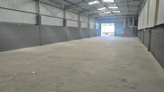 Galpão/Depósito/Armazém para alugar, 400m² no Escalvados, Navegantes