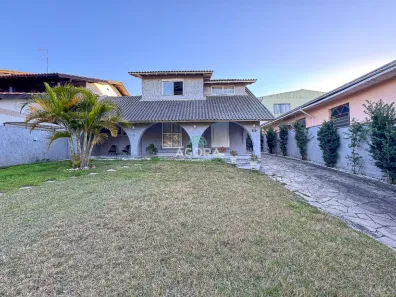 Sobrado com 4 Quartos à venda, 226m² no Igara, Canoas