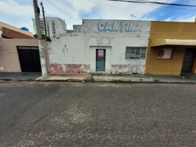 Casa com 2 Quartos para alugar, 35m² no Centro, Uberlândia