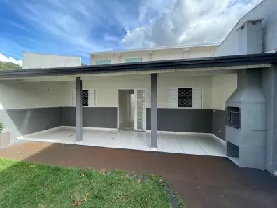 Casa com 2 Quartos para alugar, 70m² no Jardim Alvorada, Maringá