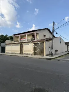 Casa com 5 Quartos à venda, 450m² no Planalto, Manaus