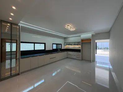 Sobrado com 4 Quartos à venda, 300m² no Setor Faiçalville, Goiânia