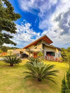  com 5 Quartos para venda ou aluguel, 380m² no Chácara São Félix, Taubaté
