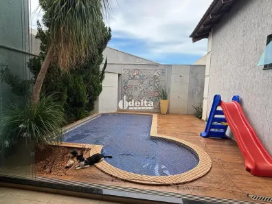 Casa de Condomínio com 3 Quartos à venda, 195m² no Jardim Inconfidência, Uberlândia