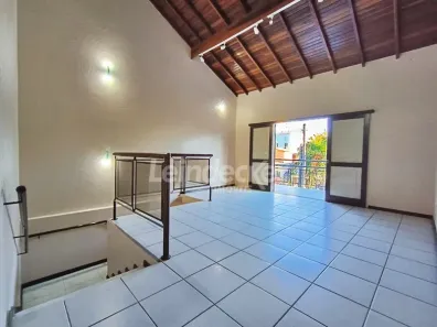 Casa com 3 Quartos para alugar, 150m² no Passo da Areia, Porto Alegre