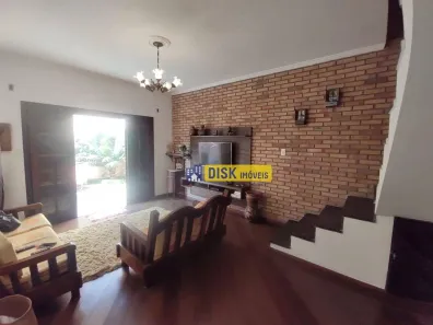 Sobrado com 3 Quartos à venda, 157m² no Vila Bastos, Santo André