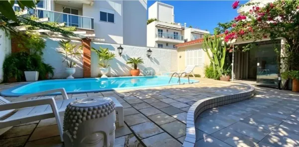 Casa com 5 Quartos para alugar, 330m² no Campeche, Florianópolis