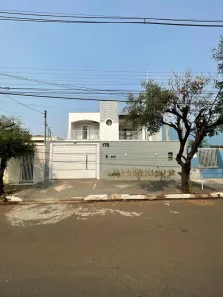 Sobrado com 4 Quartos à venda, 289m² no Centro, Cosmópolis