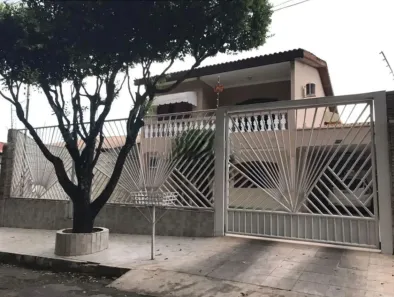 Sobrado com 3 Quartos à venda, 304m² no Jardim Tropical, Cuiabá