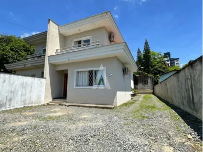 Sobrado com 3 Quartos à venda, 150m² no Saguaçu, Joinville