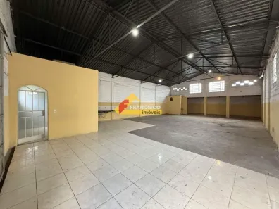 Galpão/Depósito/Armazém para alugar, 200m² no Interlagos, Divinópolis
