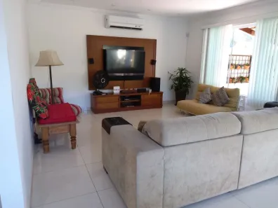 Casa com 3 Quartos à venda, 198m² no Santa Cruz, Rio de Janeiro