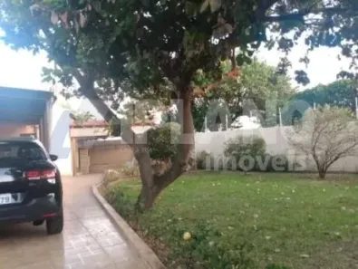 Casa com 3 Quartos para alugar, 177m² no Centro, Araraquara