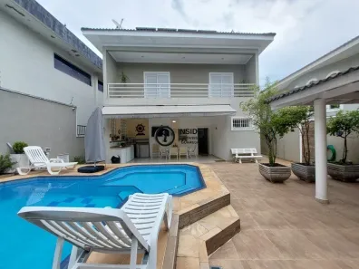 Casa com 6 Quartos para venda ou aluguel, 420m² no Enseada, Guarujá