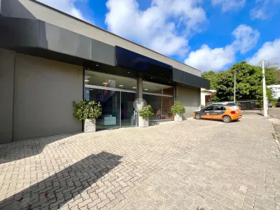 Ponto Comercial com 3 Quartos para alugar, 173m² no Km 3, Santa Maria