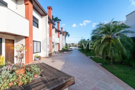 Sobrado com 3 Quartos à venda, 235m² no Hugo Lange, Curitiba