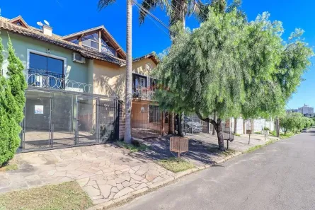 Sobrado com 3 Quartos à venda, 155m² no Costa e Silva, Porto Alegre