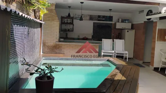Casa com 4 Quartos à venda, 250m² no Piratininga, Niterói
