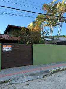 Casa com 3 Quartos para alugar, 150m² no Canasvieiras, Florianópolis