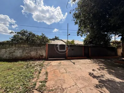 Casa com 4 Quartos à venda, 241m² no Vila Taveirópolis, Campo Grande